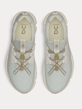 On Running Cloudaway Sneakers Glacier / Seedling Size 11